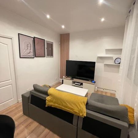 Charmant Appartement Americain Сен Дени Екстериор снимка